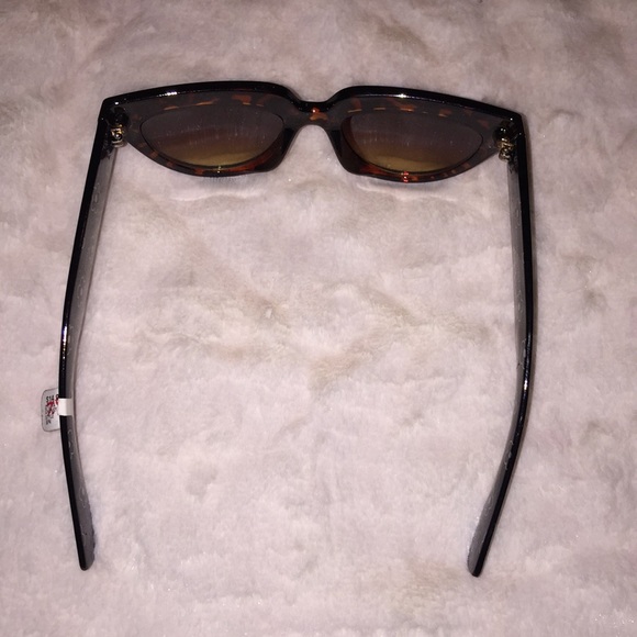 Tortoise Sunglasses - Picture 3 of 4